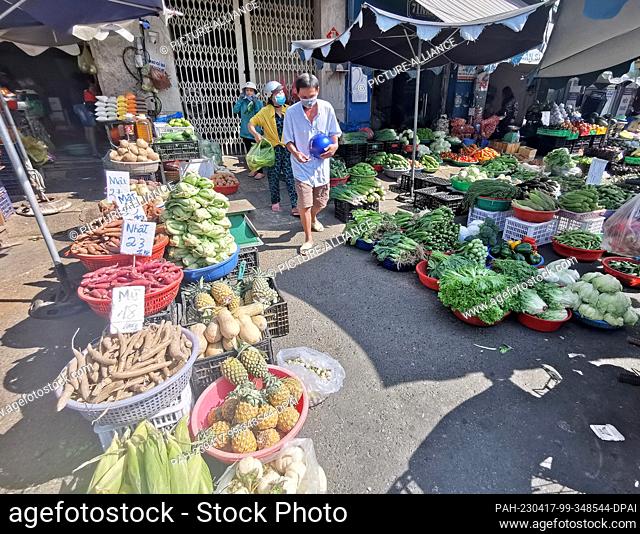 05 March 2023, Vietnam, Ho-Chi-Minh-Stadt: Fruits and vegetables lie for sale at a market in Ho Chi Minh City. Photo: Alexandra Schuler/dpa