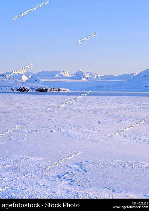View towards glacier Groenfjordbreen. Landscape at Groenfjorden, Island of Spitsbergen, part of Svalbard archipelago. Arctic region, Europe, Scandinavia, Norway