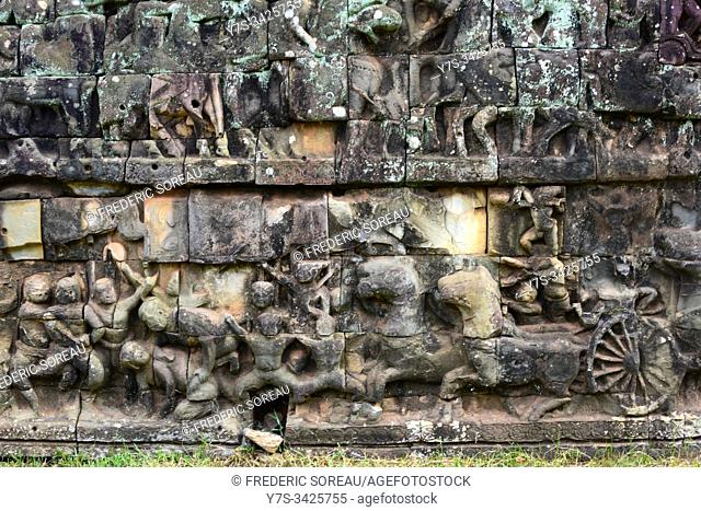 Battle Scenes in wall near the Elephant Terrace, Angkor Thom, Cambodia, South Esat Asia
