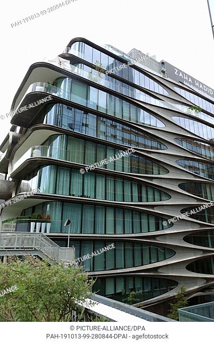 08 September 2019, US, New York: A residential building by star architect Zaha Hadid, who died in 2016, stands right next to High Line Park