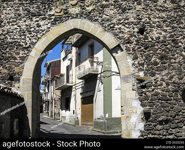 Aragon Gate (Porta Aragonese), formerly Gate of the Jews, 13th century. Randazzo, Metropolitan City of Catania, Sicily, Italy