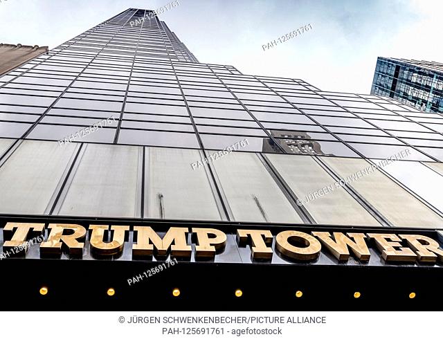 The 202 meter high Trump Tower on Fifth Avenue in Manhattan is one of the most famous skyscrapers in New York. The current US president had the residential and...