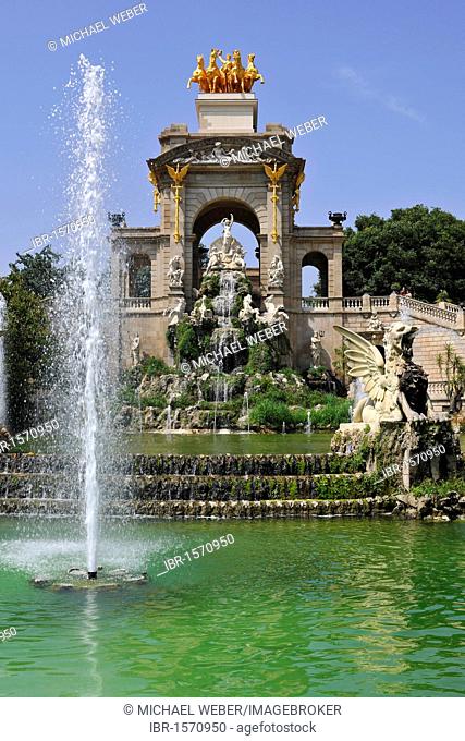 Cascada fountain designed by Josep Fontseré and his assistant, Antoni Gaudí, Parc or Parque de la Ciutadella park, Barcelona, Catalonia, Spain, Europe