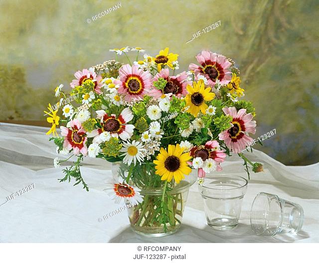 bouquet : different marguerites and feverfew