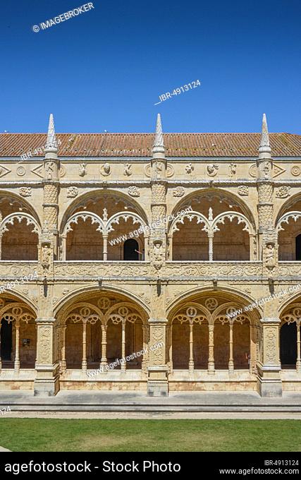 Courtyard, Mosteiro dos Jeronimos Monastery, Belem, Lisbon, Portugal, Europe