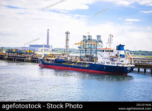 LS EVA, Oil/Chemical Tanker at Fawley Marine Terminal on Southampton Water. Southampton, Hampshire, England, United Kingdom, Europe