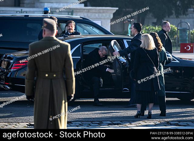 18 December 2023, Hungary, Budapest: Turkish President Recep Tayyip Erdogan arrives for a wreath-laying ceremony with his Hungarian counterpart Katalin Novak...