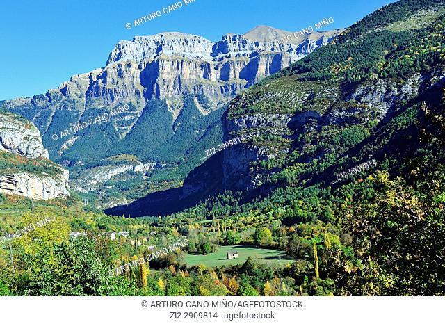 Mondarruego Peak or Punta Escuzana, 2.845 mts. on Valley of Ara. Valley of Ordesa and Monte Perdido National Park. Aragonese Pyrenees