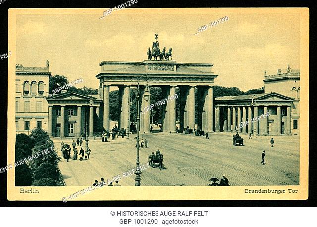 Europe, Germany, Berlin, Brandenburg Gate ( Brandenburger Tor ), postcard, sent 04. 06. 1922 , publishing house Fischer and Wittig , Leipzig