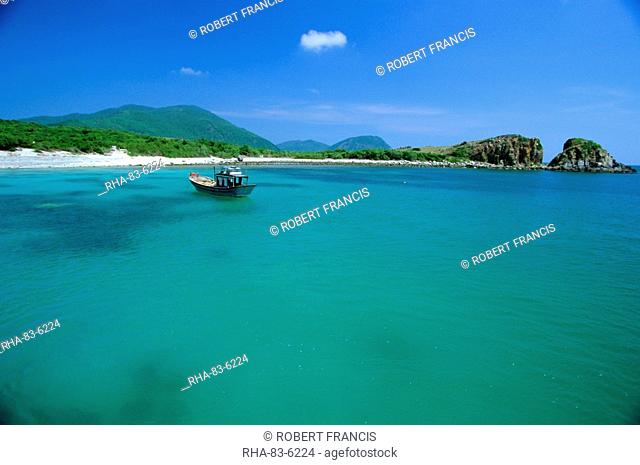 Blue waters off Ebony Island Hon Mun, one of a group of offshore islands, Nha Trang, Vietnam, Indochina, Southeast Asia, Asia