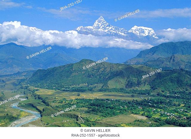 Mt Machapuchare Machhapuchhre 7059m, 'The Fishtail' peak, Himalayas, Nepal