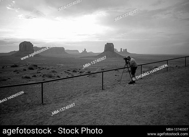 Photographers at the Artist Point in Monument Valley Navajo Tribal Park, Utah and Arizona, USA