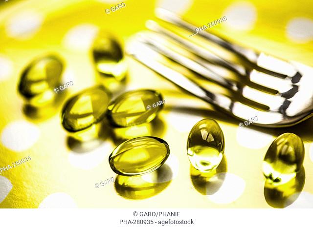 Nutritional supplements, liquid nutritional supplements in capsules with fork