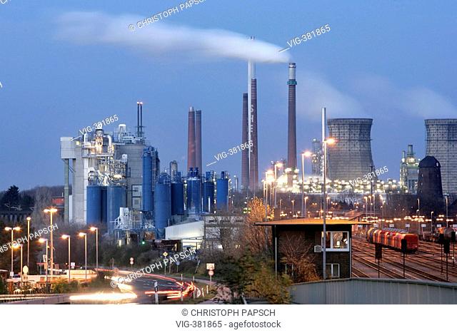 DEU, Germany, Wesseling. Refinery at Wesseling near Cologne Bonn, Heavy Industry. - Wesseling, Nordrhein-Westfalen, Germany, 29/11/2006