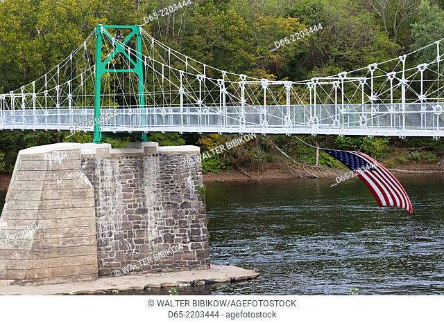 USA, Pennsylvania, Bucks County, Lumberville, Delaware River footbridge