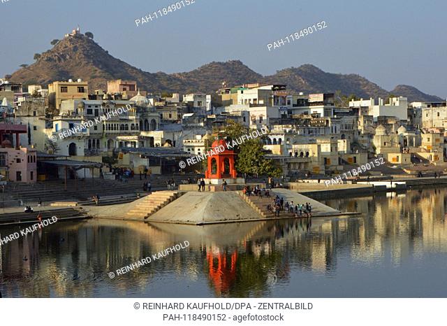 The holy lake of Pushkar (also called white town) in North India - to its shores come prayers and pilgrims, taken on 03.02.2019 | usage worldwide