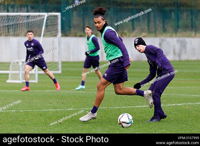 Anderlecht's Joshua Zirkzee pictured in action during a training session of Belgian soccer team RSC Anderlecht, Friday 07 January 2022 in Brussels