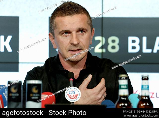 19 December 2023, Mecklenburg-Western Pomerania, Rostock: Mersad Selimbegovic is introduced as the new coach of second-division soccer club FC Hansa Rostock at...