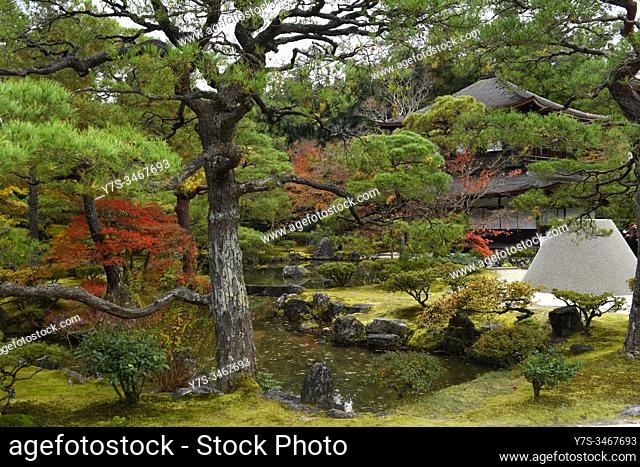 Ginkaku-ji Silver Pavilion during the autumn season, Kyoto, Honshu, Japan, Asia