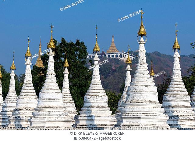 Atthakatha chedis or stupas, Sandamuni Paya or Sandamuni Pagoda, view of Mandalay Hill, temple complex in Mandalay, Mandalay Region, Myanmar