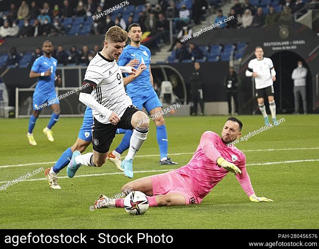 March 26, 2022, PreZero Arena, Sinsheim, friendly match Germany vs. Israel, in the picture Timo Werner (Germany), goalwart Ofir Marciano (Israel)