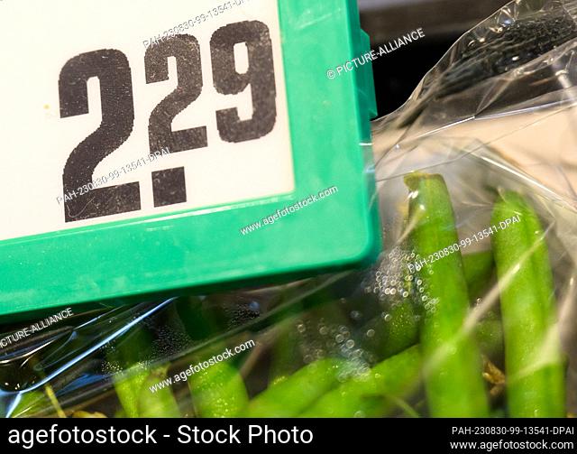 30 August 2023, Lower Saxony, Hanover: A price tag in a supermarket shows a price of 2.29 euros. Photo: Julian Stratenschulte/dpa