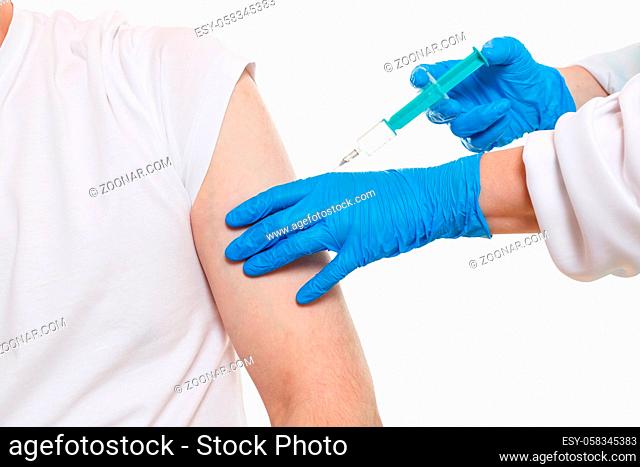 Stuttgart, Deutschland - 28. November 2020: Impfung impfen Spritze spritzen Coronavirus Corona Virus COVID-19 Krankenschwester Arzt Doktor Covid Vaccine...