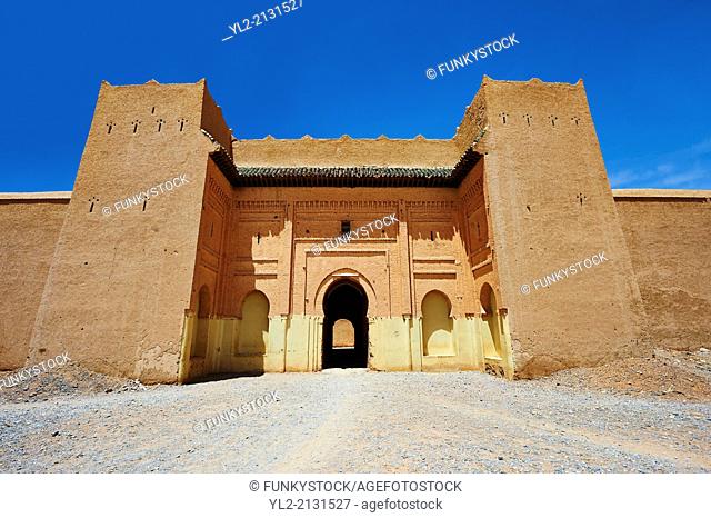 Entrance and fortifications of the Alaouite Ksar Fida built by Moulay Ismaïl the second ruler of the Moroccan Alaouite dynasty ( reigned 1672-1727 )