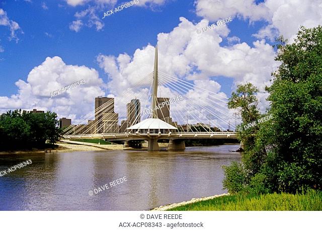 Winnipeg skyline/Red River, Winnipeg, Manitoba, Canada
