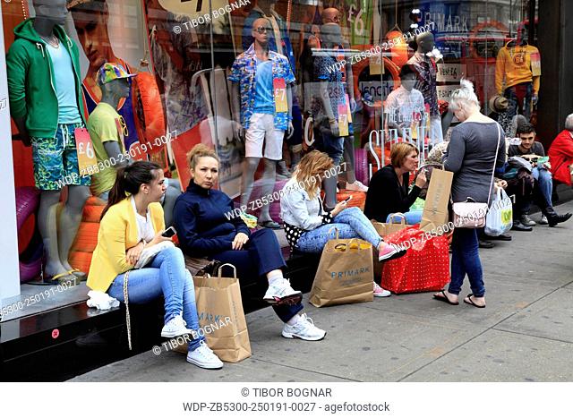 UK, England, London, Oxford Street, shopping, people