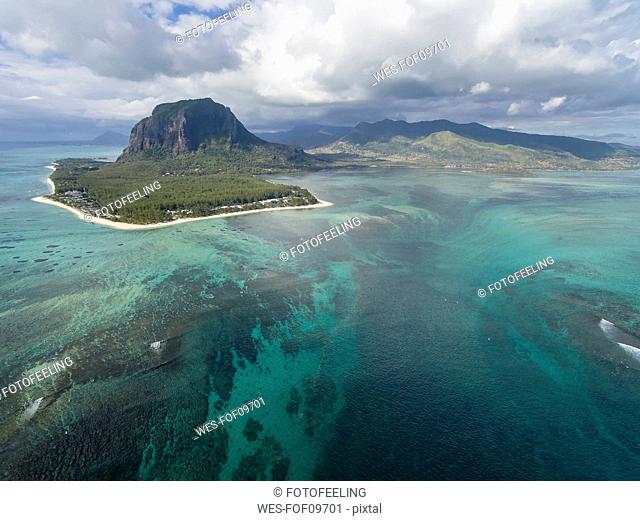 Mauritius, Southwest Coast, view to Indian Ocean, Le Morne with Le Morne Brabant, natural phenomenon, underwater waterfall