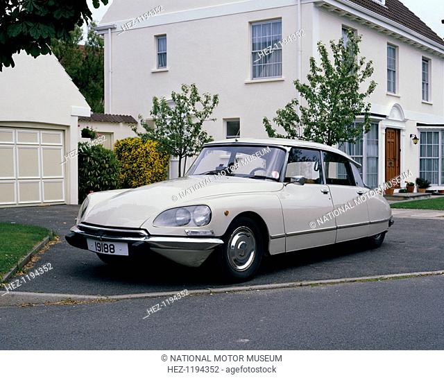 1972 Citroën DS21 Pallas. When the Citroën DS was first unveiled in 1955, its futuristic design caused a sensation. As with many Citroëns