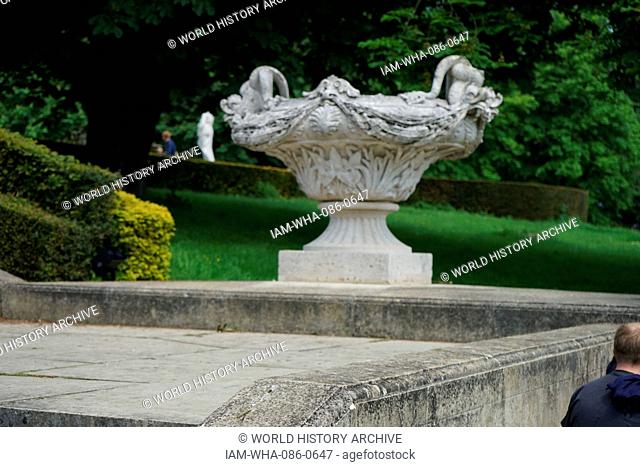 Fountain within the gardens of Waddesdon Manor, a country house in the village of Waddesdon. Built in the Neo-Renaissance style of a French château for the...