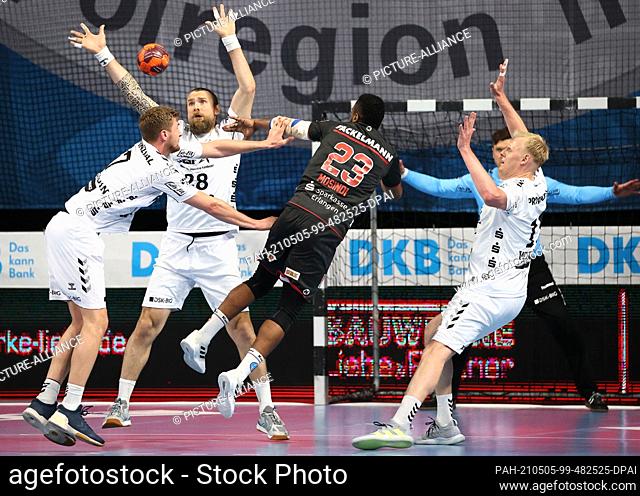 05 May 2021, Bavaria, Nuremberg: Handball: Bundesliga, HC Erlangen - THW Kiel, Matchday 28 at Arena Nürnberger Versicherung