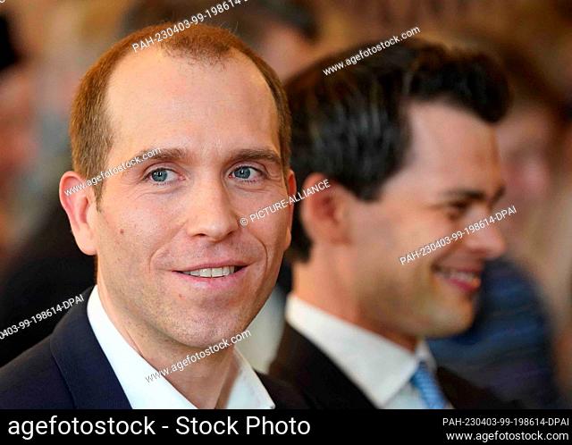 03 April 2023, Hamburg: Dennis Thering (l), CDU parliamentary group chairman in Hamburg's state parliament and designated state chairman