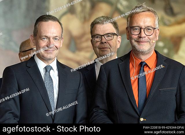 18 August 2022, Lower Saxony, Goslar: Volker Wissing (l, FDP), Federal Minister of Digital Affairs and Transport, and Ansgar Staudinger