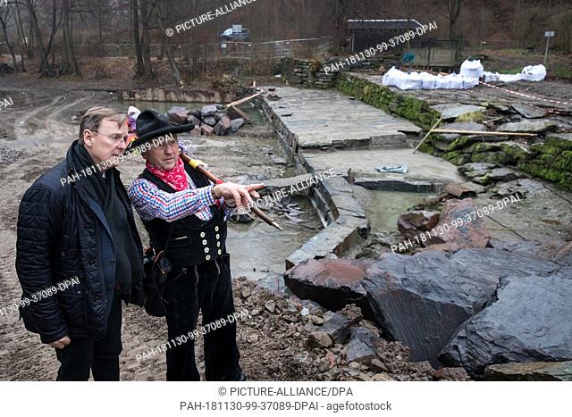 30 November 2018, Thuringia, Bad Blankenburg: Gerhard Müller (r), spokesman of the Citizens' Initiative (BI) for the rescue of the Chrysoprase Weir 1
