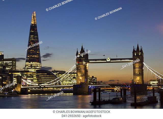 UK, England, London, Tower Bridge, Shard dusk