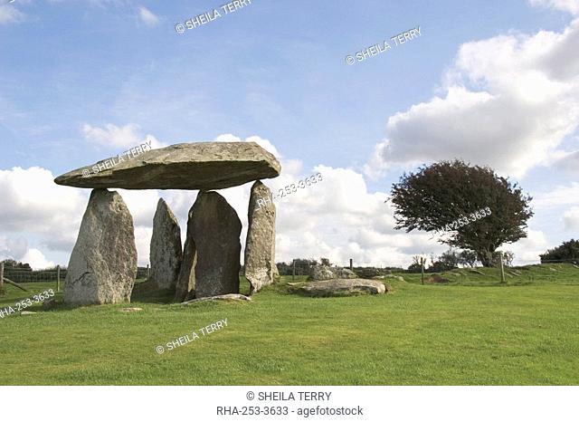Dolmen, Neolithic burial chamber 4500 years old, Pentre Ifan, Pembrokeshire, Wales, United Kingdom, Europe