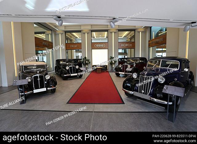 PRODUCTION - 24 June 2022, Saxony, Zwickau: A DKW F5 (l-r), an Audi 225 Luxus, a Horch 830 and a Wanderer W23 are in the August Horch Museum