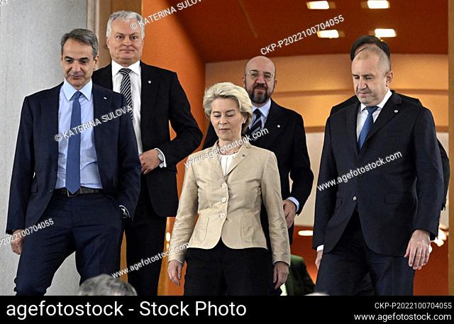Greek PM Kyriakos Mitsotakis, front left, Lithuanian President Gitanas Nauseda, European Commission President Ursula von der Leyen