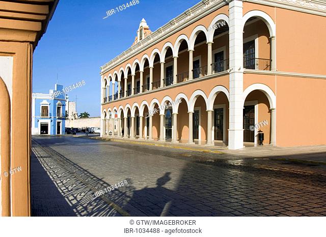 Colonnades of a house, historic town of Campeche, UNESCO World Heritage Site, Province of Campeche, Yucatan peninsula, Mexico