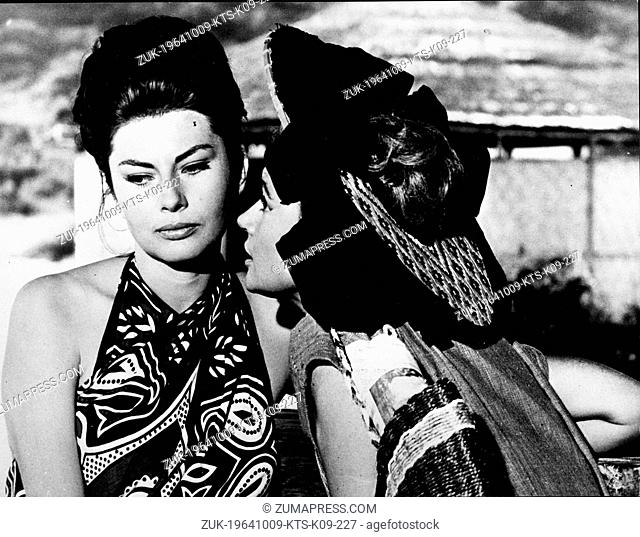Oct. 9, 1964 - Rome, Italy - PRINCESS SORAYA of Iran (1932-2001 with Italian PRINCESS ESMERALDA RUSPOLI on the set of the film 'The Three Faces of a Women'