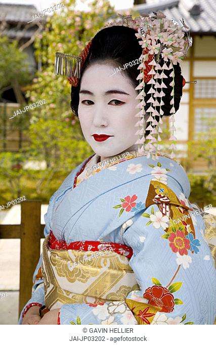 Maiko (apprentice Geisha) wearing Japanese Kimono, Kyoto, Honshu, Japan