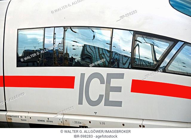 ICE 3, main station, Cologne, North Rhine-Westphalia, Germany