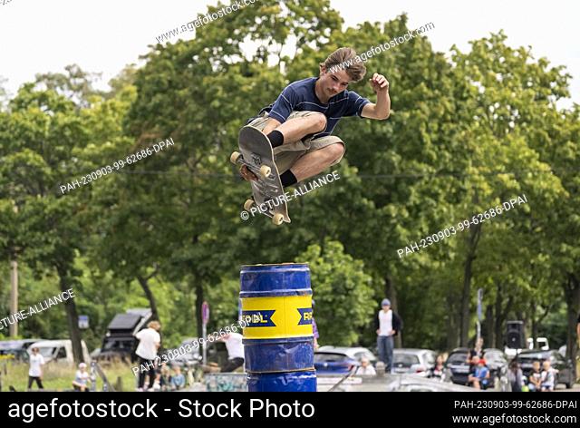 03 September 2023, Saxony, Dresden: Fabi Thies during a training jump during the 26th East German Skateboard Championship