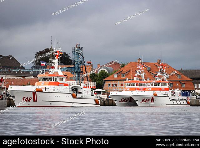 16 September 2021, Schleswig-Holstein, Neustadt in Holstein: The emergency ships ""Harro Koebke"", ""Felix Sand"" and ""Berlin"" of the German Maritime Search...