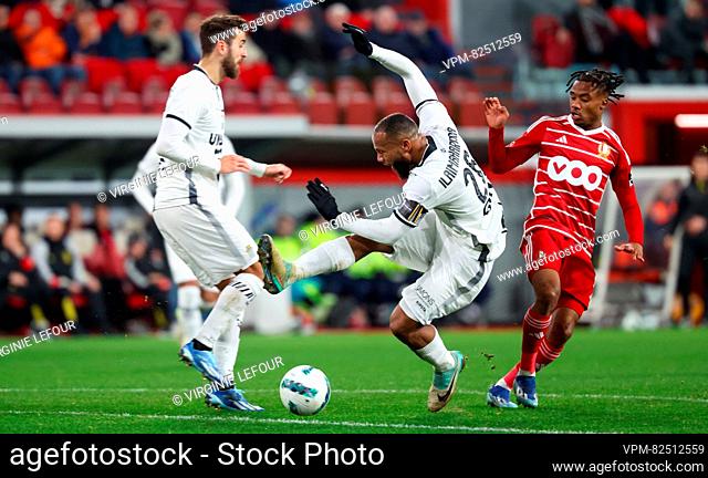 Charleroi's Marco Ilaimaharitra and Standard's William Balikwisha fight for the ball during a soccer match between Standard de Liege and Sporting Charleroi