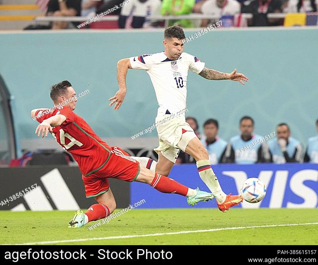 21.11.2022, Ahmad bin Ali Stadium, Doha, QAT, World Cup FIFA 2022, Group B, USA vs Wales, in the picture Wales' defender Connor Roberts
