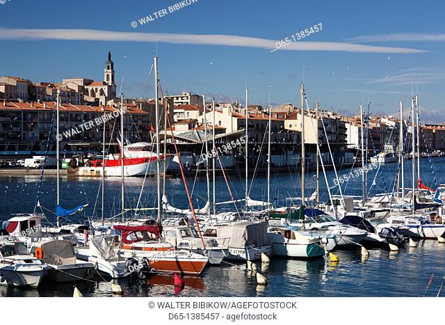 France, Languedoc-Roussillon, Herault Department, Sete, port view